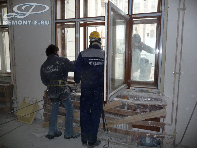 Гостиница «Украина». Монтаж фасадного освещения фото 2009 года