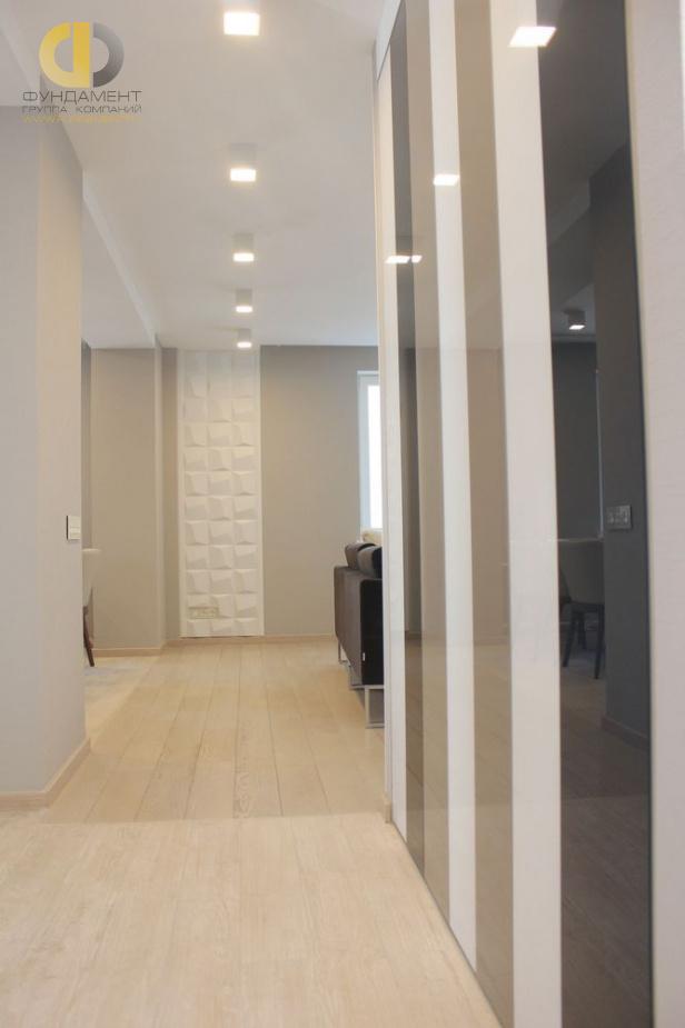 Ремонт трехкомнатной квартиры в стиле минимализм. Реальная фотография коридора