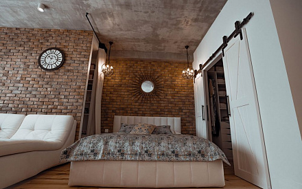 Дизайн интерьера спальни в однокомнатной квартире 55 кв.м в стиле лофт4