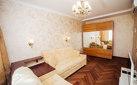 Ремонт спальни в трёхкомнатной квартире 86 кв.м в классическом стиле2