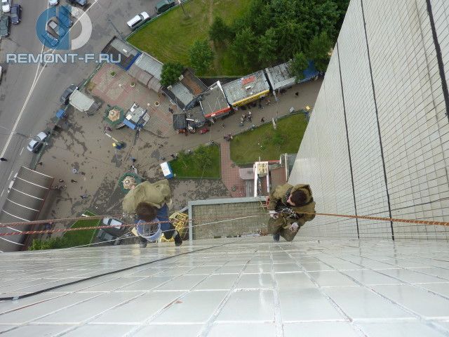 Монтаж рекламного баннера на ул.Перерва фото 2010 года Монтаж рекламного баннера на ул.Перерва фото 2010 года