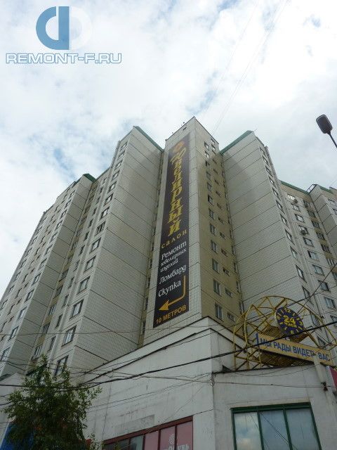 Монтаж рекламного баннера на ул.Перерва фото 2010 года Монтаж рекламного баннера на ул.Перерва фото 2010 года
