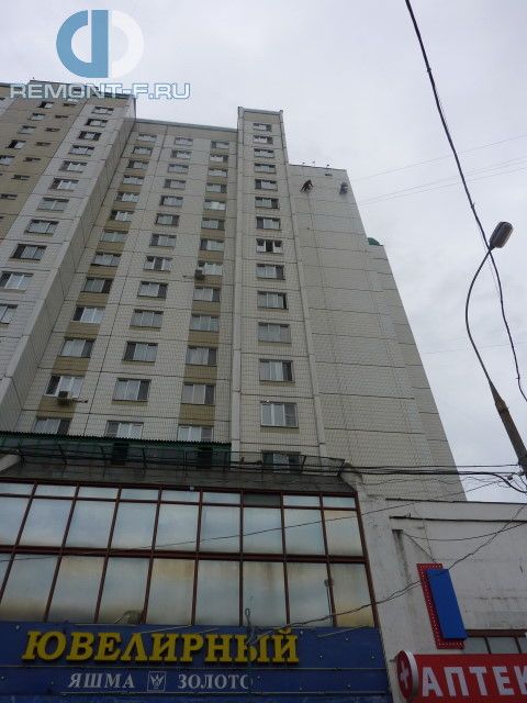 Монтаж рекламного баннера на ул.Перерва фото 2010 года Монтаж рекламного баннера на ул.Перерва фото 2010 года