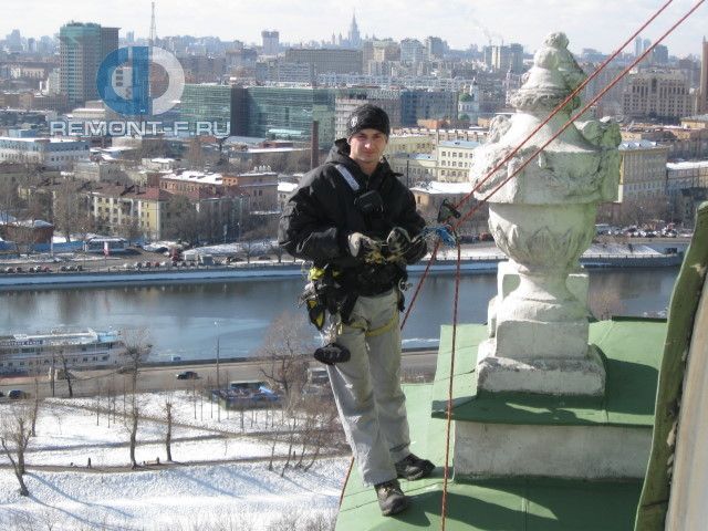 Новоспасский монастырь на Крутицком холме фото 2010 года Новоспасский монастырь на Крутицком холме фото 2010 года