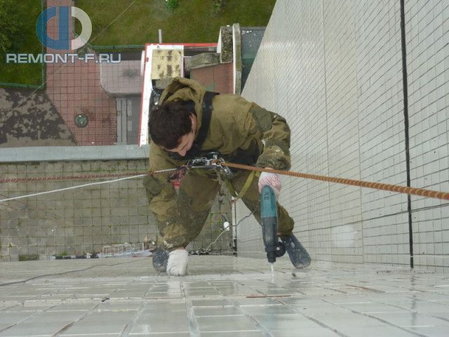 Монтаж рекламного баннера на ул.Перерва фото 2010 года Монтаж рекламного баннера на ул.Перерва фото 2010 года