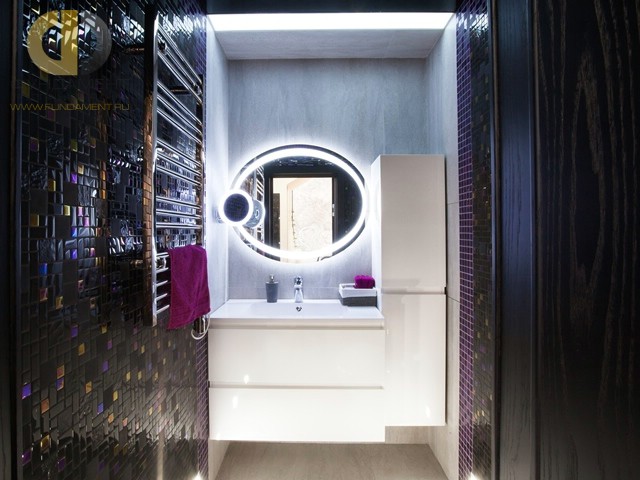 Ремонт ванной комнаты с мозаичной отделкой под ключ. Фото интерьера 