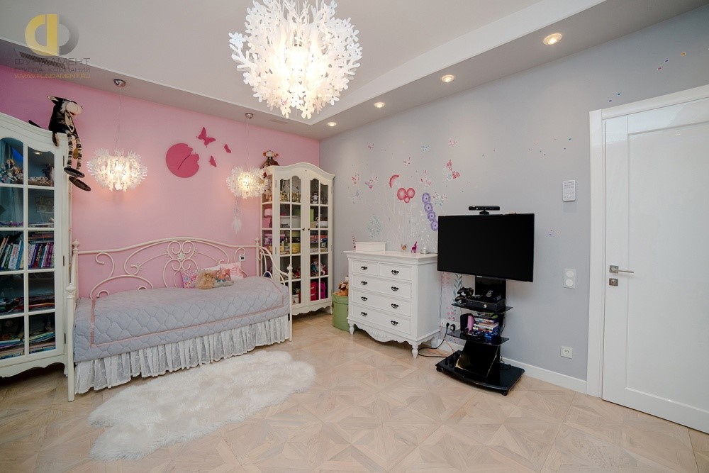 Детская комната в розовых тонах после ремонта