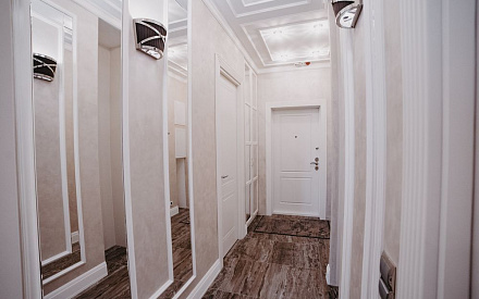 Ремонт коридора в двухкомнатной квартире 44 кв.м в стиле современная классика10