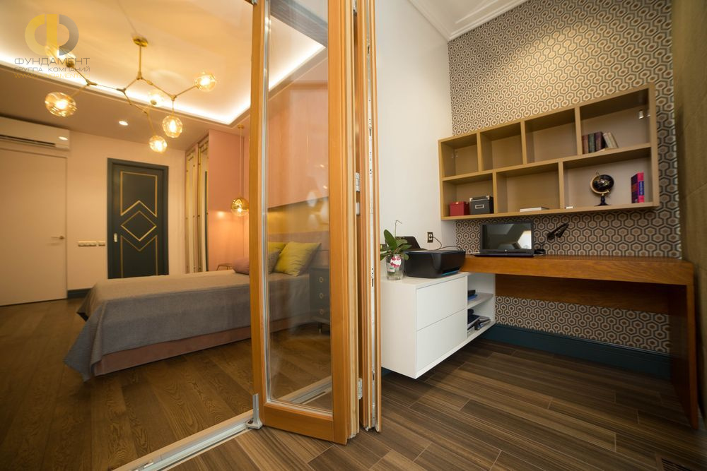 Фото ремонта спальни в четырёхкомнатной квартире 140 кв.м в стиле фьюжн