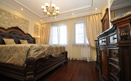 Ремонт четырехкомнатной квартиры в классическом стиле. Реальная фотография спальни