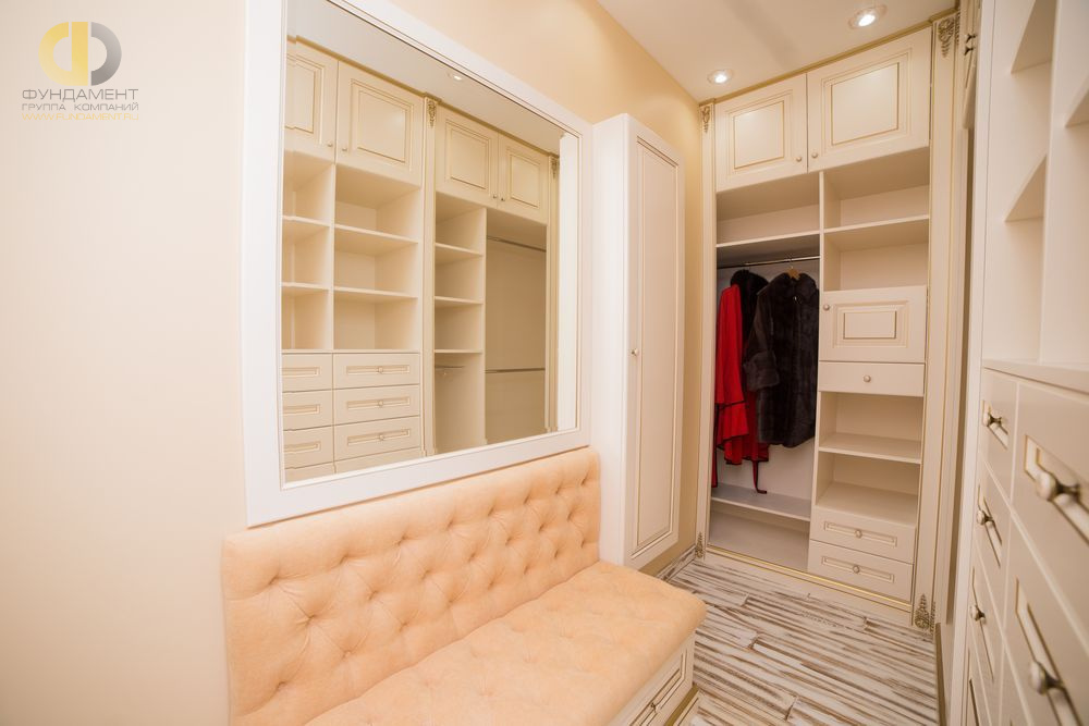 Ремонт гардероба в трехкомнатной квартире 100 кв. м в классическом стиле